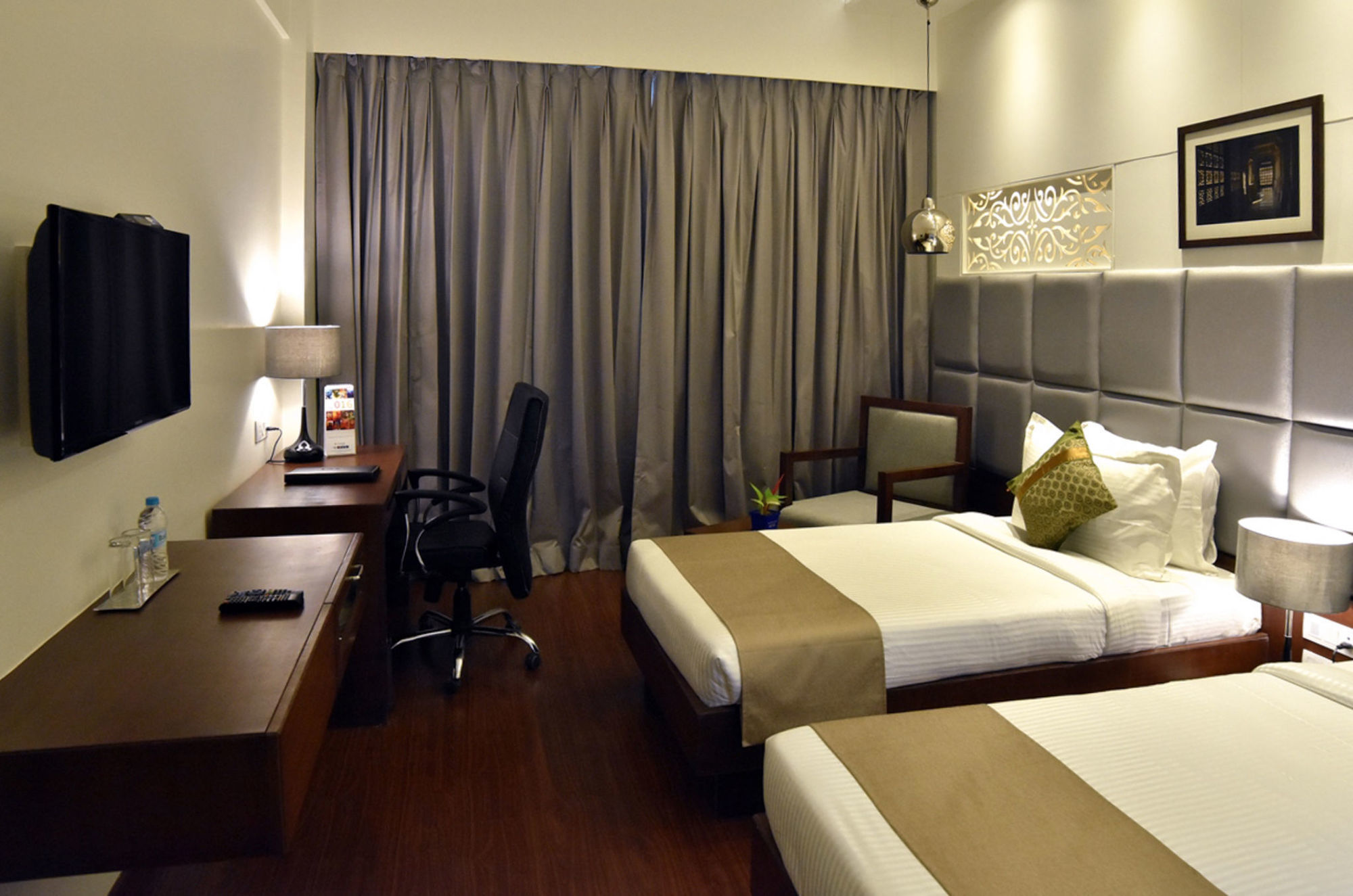 Comfort Inn Donil Vadódara Pokoj fotografie