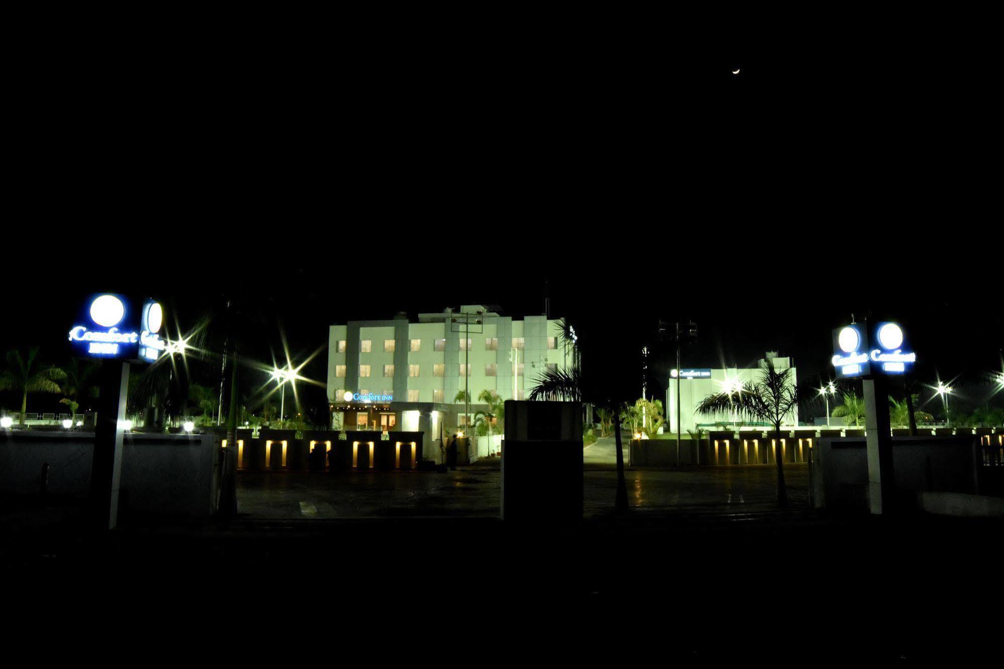 Comfort Inn Donil Vadódara Exteriér fotografie